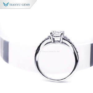 Anillo de Compromiso Vintage Tianyu de Plata de Ley S925 Chapado en Oro con Moissanita de 0.5ct y 1ct con Engaste de Puntas para Boda Formal - Product Image 3