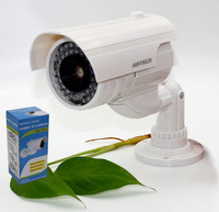 Caméra de surveillance factice directe d'usine série 2000 avec lumière LED en stock pour vente directe d'électronique grand public