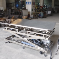 Instrument chirurgical vétérinaire de grande table d'opération animale avec l'électricité équine hydraulique de l'acier inoxydable 304
