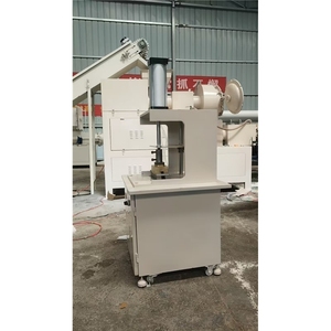 Bomba de baño efervescente para pies semiautomática, máquina formadora de bolas de remojo para ducha de sal a la venta - Product Image 1