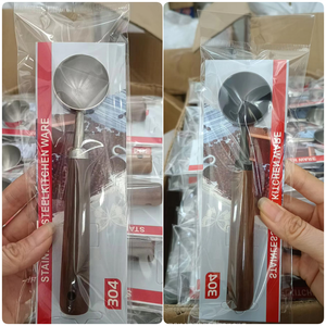 Outils de cuisson pour barista personnalisés Cuillère à mesurer le café 15ML 30ML Cuillères <span class=keywords><strong>en</strong></span> acier inoxydable avec long manche <span class=keywords><strong>en</strong></span> bois pour la préparation du café - Product Image 2