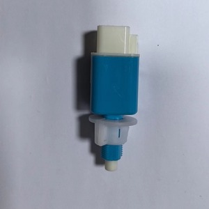 Interruptor de luz de freno Suzuki 84340-B2060 84340-BZ050 84340-B2604 Pieza de repuesto para reparación de automóviles - Product Image 3
