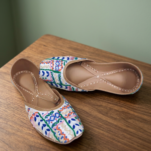 Chaussures de course/de marche écologiques pour femmes BS INTERNATIONAL, style traditionnel, tendance de la mode, dessus en cuir véritable - Product Image 1