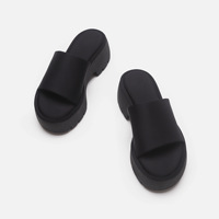Vente en gros de pantoufles à fond épais XINZI RAIN Sandales à plateforme pour femmes à bout ouvert en cuir artificiel noir