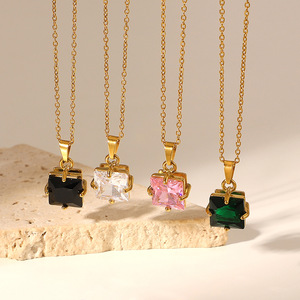 Nouvelle mode 18K plaqué or acier inoxydable carré cubique Zircon pendentif collier pour femmes étanche bijoux en gros 2023 - Product Image 2