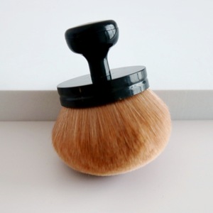 Pinceau portable en fibres synthétiques à tête champignon pour poudre libre et fard à joues multi-usages - Outil de beauté - Product Image 3