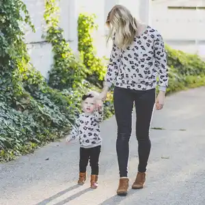 2021 оптовая продажа, одинаковые наряды для семьи, пуловер для мамы и дочки, свитер с котятами, женский леопардовый свитер из 100% хлопка
