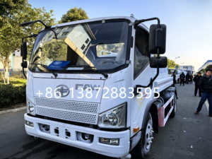 Fábrica <span class=keywords><strong>de</strong></span> China FAW 10000 litros 2500 <span class=keywords><strong>galones</strong></span> <span class=keywords><strong>de</strong></span> <span class=keywords><strong>agua</strong></span> pulverizada Bowser Tanker Sprinkle Water Tank Trucks para la venta - Product Image 2