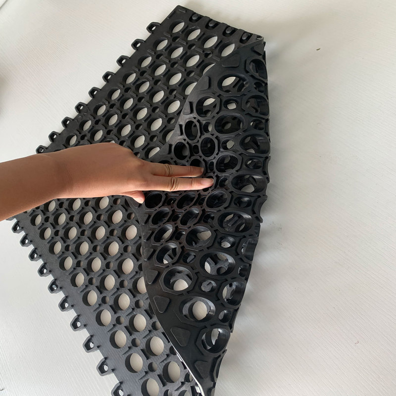 Heavy Duty Holes Drainage Mat Non
