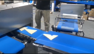 <span class=keywords><strong>Croissant</strong></span> <span class=keywords><strong>cru</strong></span> automatique CE à haut rendement faisant la machine <span class=keywords><strong>croissant</strong></span> formant la ligne de production de transformation des aliments - Product Image 5