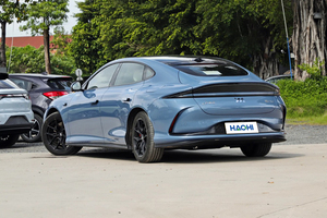 2025 Zhiji <span class=keywords><strong>IM</strong></span> L6 sedán coche eléctrico Solar 5 puertas 5 asientos largo alcance vehículo eléctrico puro Vehículo de nueva energía - Product Image 5