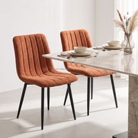 Chaise de salle à manger contemporaine rembourrée en tissu orange-brun, design côtelé, pieds en fer coniques pour salle à manger, café, hôtel