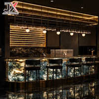Comptoir de bar moderne sur mesure avec vitrine rétroéclairée, étagère en verre suspendue, cadre doré LED, vitrine à vin, mobilier commercial