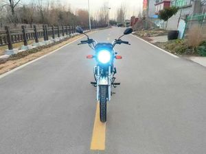 <span class=keywords><strong>Moto</strong></span> de rue Honda <span class=keywords><strong>125cc</strong></span> monocylindre d'occasion, <span class=keywords><strong>petite</strong></span>-moyenne <span class=keywords><strong>taille</strong></span> - Product Image 6