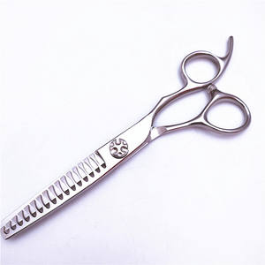 Ciseaux à effiler en forme d'arête de poisson 62 mm, personnalisables, pour coiffure, pour droitiers - Product Image 1