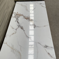 Panneau Mural SPC Ultra Brillant, Résistant à l'Usure, Traité Anti-UV, Étanche Effet Marbre, Panneau Mural en PVC