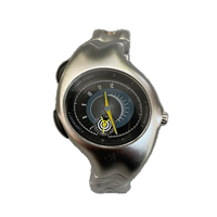 Montre en alliage décorative Alien Y2K du milieu du siècle torsadée rétro mode haut de gamme Instagrammable Niche montre-bracelet à Quartz
