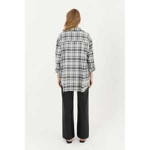 Chemise en flanelle à carreaux pour femmes, noire, boutonnée, style simple, à porter au quotidien - Product Image 5