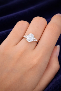 Bague en Moissanite de qualité supérieure, taille ovale, sertie en grappe avec monture invisible, bijoux de luxe pour mariée et anniversaire - Product Image 2
