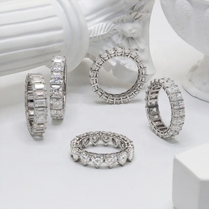 Vollbesetzter Moissanit Eternity <span class=keywords><strong>Ring</strong></span> Massives Weißgold D VVS1 Herz Oval Smaragd Radiant Asscher Schliff Moissanit <span class=keywords><strong>Ring</strong></span> - Product Image 2