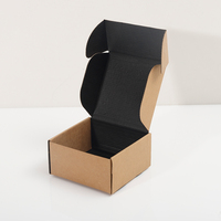 Boîte d'expédition auto-élevante de luxe personnalisée avec revêtement UV, en carton ondulé offset, taille et logo personnalisables pour l'emballage de vêtements
