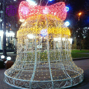 Lumières LED à motif cloche de Noël, directement de l'usine, étanches IP65, avec structure en fer, pour décoration extérieure de place commerciale - Product Image 3