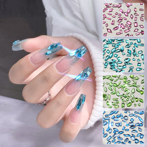 Strass fantaisie scintillants aux motifs variés, cristaux dorés champagne effet aurore, strass à dos plat AB Pixie pour nail art YULI KY-796 - Product Image 5