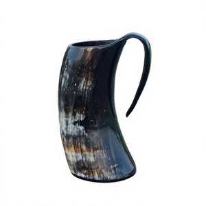 Jarra de Cerveza Vikinga Vintage, Auténtica Jarra Hecha a Mano con Cuerno de Ganado Real - Product Image 1