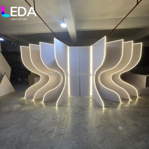 Arche de mariage en acrylique blanc LEDA, support de fond de scène exquis, idéal pour les événements de mariage - Product Image 2