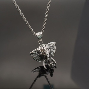 สร้อยคอจี้รูปหัวช้างสำหรับผู้ชาย สไตล์โกธิควินเทจ ช้างไทย สร้อยคอสแตนเลส จี้รูปมือพระพิฆเนศและฮัมซา - Product Image 1