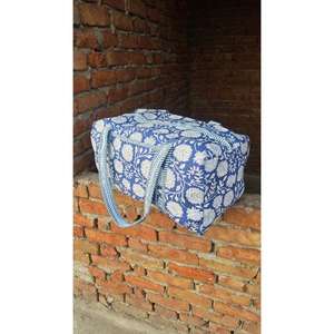 กระเป๋าผ้าดัฟเฟิลผ้าฝ้ายลายควิลท์ ทำมือ ทันสมัย น้ำหนักเบา ทนทาน ลายพิมพ์บล็อกแบบดั้งเดิม เหมาะสำหรับการเดินทางช่วงสุดสัปดาห์ - Product Image 6