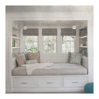 Fenêtre en baie Marvin Box en acier au design élégant et confortable pour chambre à coucher avec des formes courbes