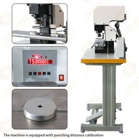 Machine automatique de pose d'œillets pour rideaux