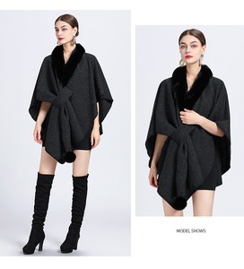 Scialle da donna avvolgente Poncho Ruana mantello aperto Cardigan anteriore scialli con collo in pelliccia Fux per l'autunno inverno - Product Image 2