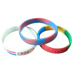 Personnalisation Logo gaufré couleur émail Bracelets lumineux Pantone Spot pleine couleur impression cmjn Bracelets en Silicone Gadgets