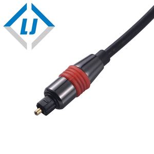 Câble Toslink de 2 mètres avec connecteurs en métal et veste tressée, 6 pieds - Product Image 4