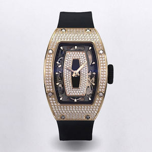 Reloj de Pulsera de Lujo con Caja de Barril, Ónix Negro, Marcadores Luminosos, Fondo de Zafiro, Cierre de Acero, Perfecto para Eventos Empresariales y Fiestas - Product Image 1