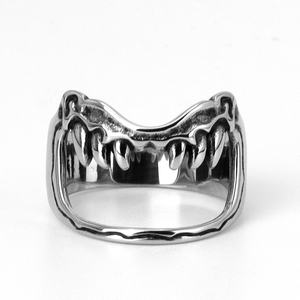 Anillo de Boca con Colmillos Góticos de Acero Inoxidable 316 para Hombre, Tono Plateado Pulido, Diseño Punk Audaz con Textura Recortada, Estilo Oscuro y Vanguardista, Único - Product Image 1