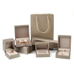 Caja de embalaje de joyería para hombre y mujer, brazalete de cuero, anillo de boda, para citas, regalo, muestra gratis