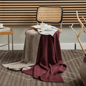 Nouveau design de <span class=keywords><strong>couverture</strong></span> en <span class=keywords><strong>laine</strong></span> <span class=keywords><strong>au</strong></span> <span class=keywords><strong>crochet</strong></span> <span class=keywords><strong>couverture</strong></span> de canapé tricotée de grande taille - Product Image 5