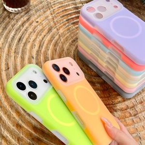 Coque de téléphone magnétique antichoc en silicone liquide mat chaud pour iPhone 17 11 12 13 Pro Max 14 15 16 Plus avec bouton tactile pour appareil photo - Product Image 5