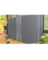 Puerta de jardín de alta gama personalizada: una puerta batiente minimalista de aluminio, una hermosa puerta de entrada para villas.