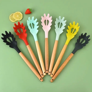 Silicone Noodle Scoop Spaghetti Grab Spoon <b>Pasta</b> Fork Noodle Serving Strainer Kitchen Claw Spoon - Product Image 2