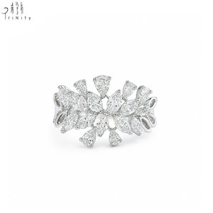 Fabricant de bijoux fins de luxe haut de gamme exportant des bagues en or blanc massif 18 carats avec diamants naturels, bagues à diamants taille marquise et taille poire - Product Image 1