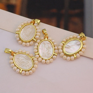 Perla d'acqua dolce naturale avvolta in oro 18k placcato madreperla conchiglia vergine Maria nostra signora di Guadalupe ciondolo medaglione - Product Image 5