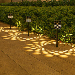 Lampes solaires à piquet pour jardin, lampes LED chaudes pour allée, patio, cour, pelouse - Product Image 1