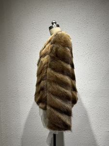 Cappotto Corto di Lusso in Pelliccia di Muskrat per Donne, Giacca in Vera Pelliccia di Zibellino con Cuciture Visibili, Collo a O, Colore Naturale, Caldo Abbigliamento Invernale - Product Image 4