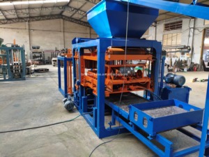 Máquina Automática para Hacer Bloques <span class=keywords><strong>de</strong></span> Hormigón QT4-18 en Chile, Produce Bloques Huecos <span class=keywords><strong>de</strong></span> Hormigón 4x8x16 CHB en Filipinas, Máquina <span class=keywords><strong>de</strong></span> Bloques <span class=keywords><strong>de</strong></span> Hormigón - Product Image 5