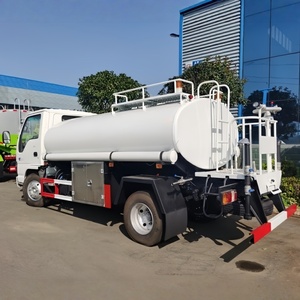 Camión Cisterna de Agua Isuzu 600P 4X2 de 5000 Litros y 5 CBM de Marca Japonesa en Venta - Product Image 3