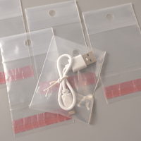 Sac auto-adhésif personnalisé en OPP avec trou de suspension, sac en plastique transparent avec bande supérieure, pochette refermable pour câbles USB et accessoires électroniques